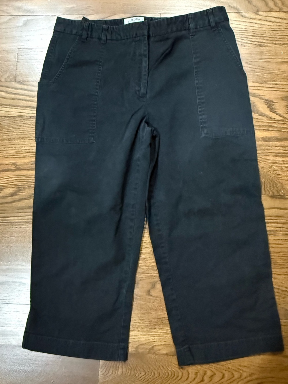 LOFT Black Crop capri Chinos with Pockets